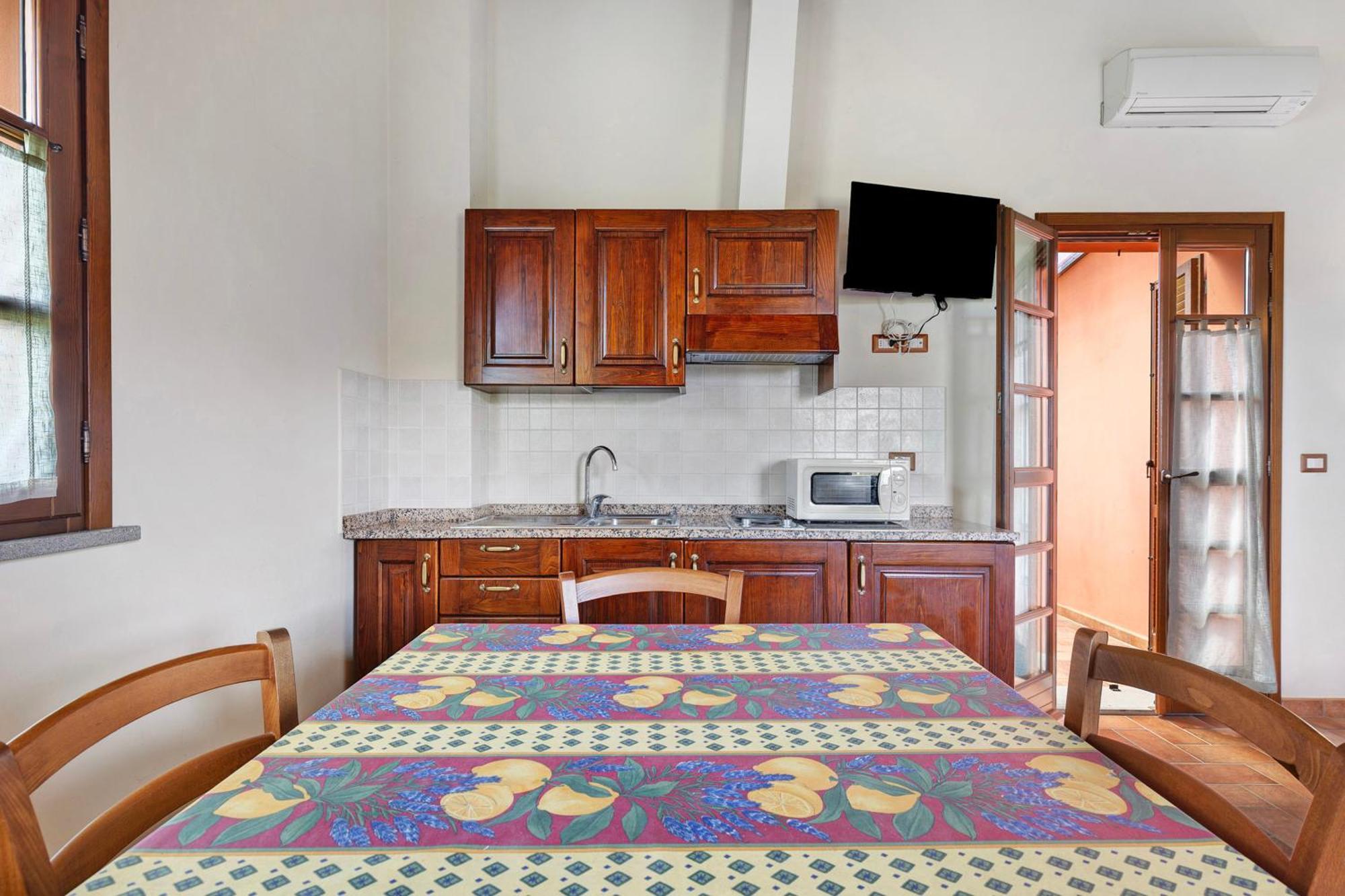 Aparthotel La Bettola Tavern Restaurant Montopoli in Val dʼArno