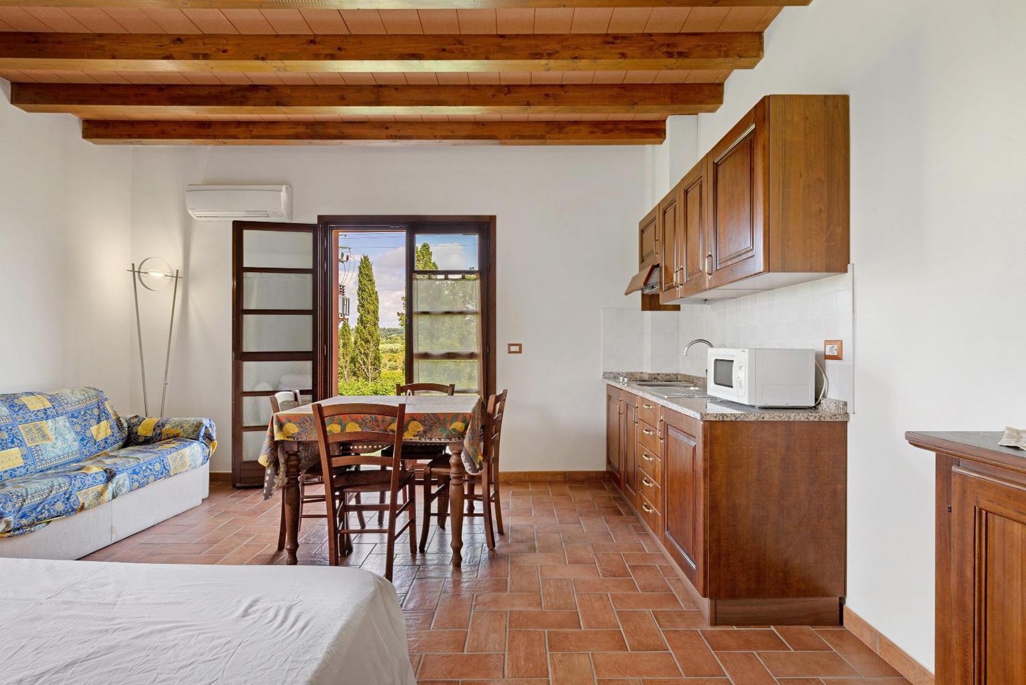 Aparthotel La Bettola Tavern Restaurant Montopoli in Val dʼArno